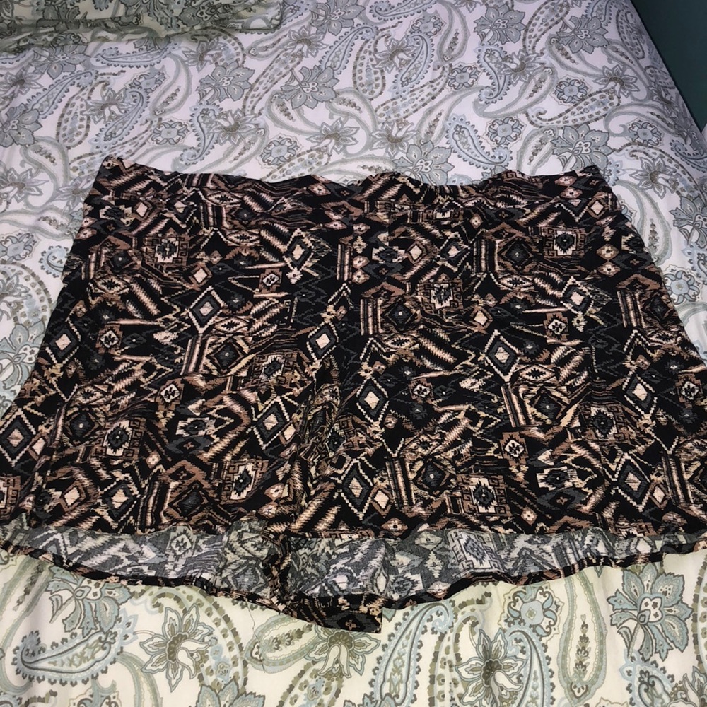Aztec patterned flowy shorts